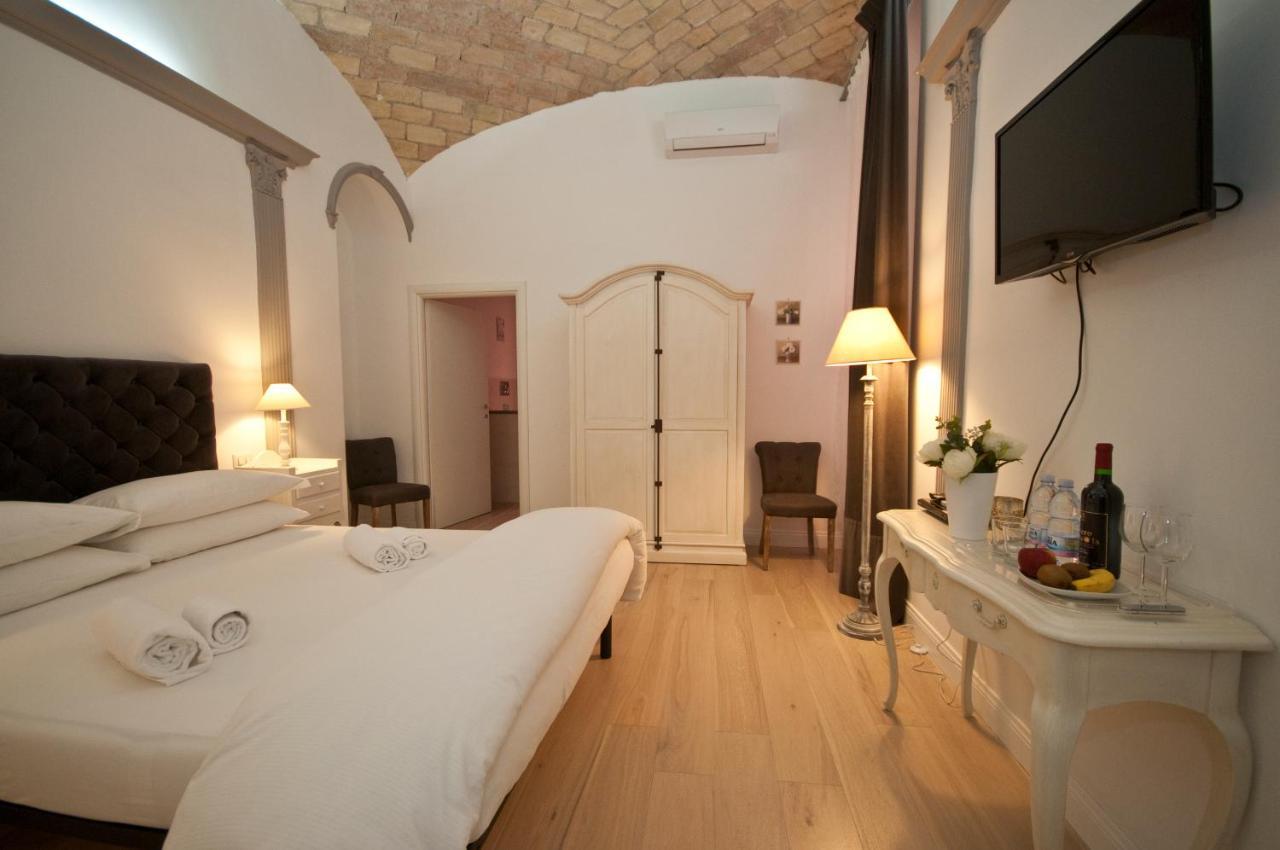 רומא B&B La Finestra Sul Colosseo מראה חיצוני תמונה